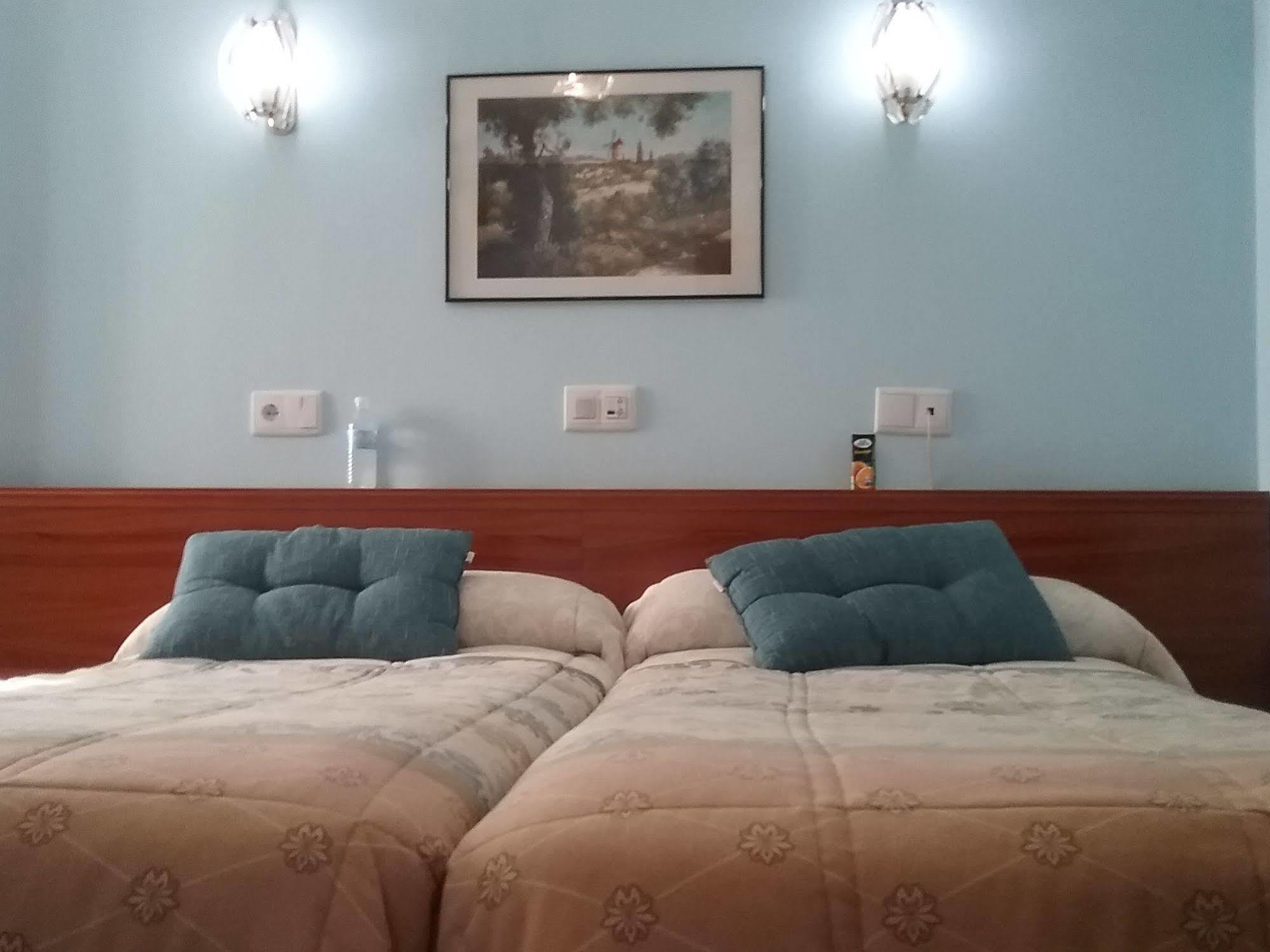 Hostal Campus Burgo Dış mekan fotoğraf